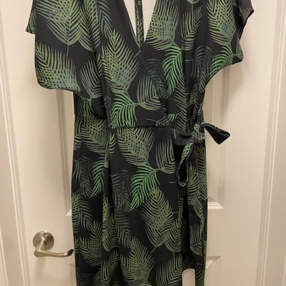 Simons Dress in Black and Green floral - Picture 2 of 4